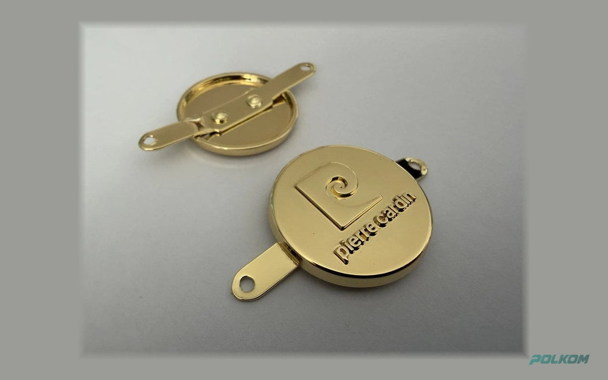 Okrągły metalowy medalion z logo 28 mm – z płytką z uszkami do zaciskania, złoto