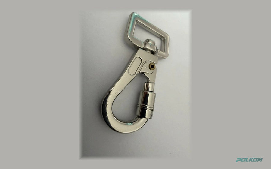 Premium kovinski karabiner z zaključno vtulko – varno zapiranje brez nenamernega odpiranja