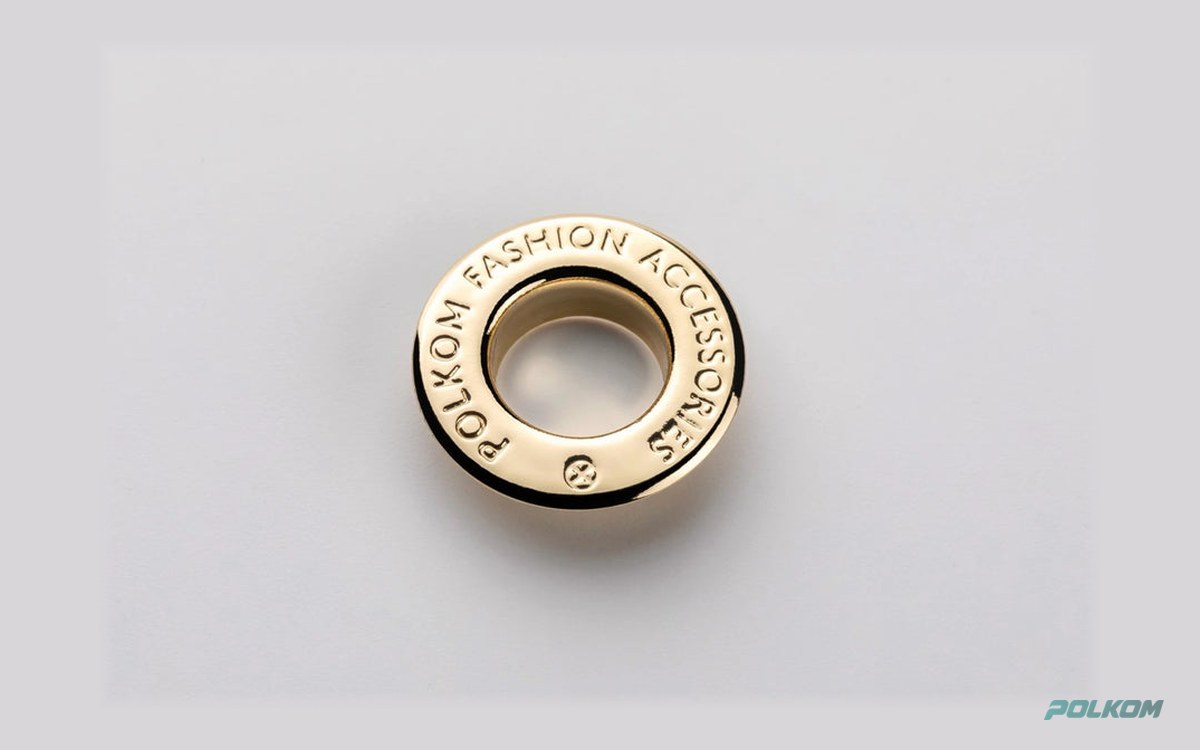 Œillets personnalisés avec logo et nom de marque – la nouvelle tendance du branding : or, argent, or rose et gunmetal