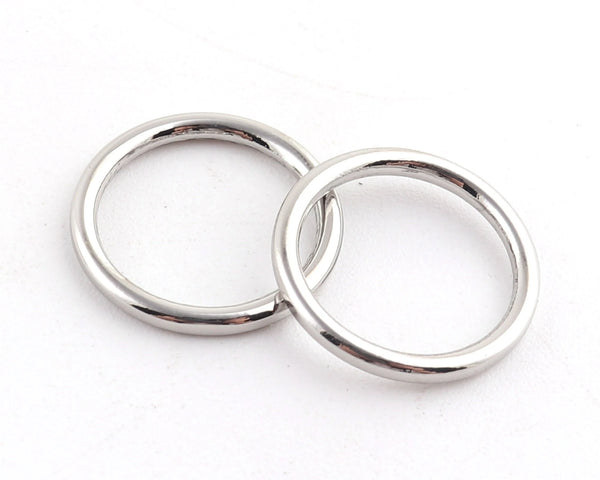 Anelli tondi lisci in metallo con lucidatura a specchio – colore nichel (nickel free)