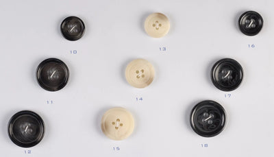 Botões imitação de corno pretos e creme com veios, 4 furos, para sobretudos