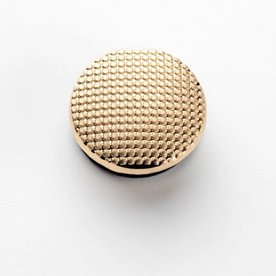Bouton métal à queue et relief pointillé couleur or pour veste femme et blazer bleu marine