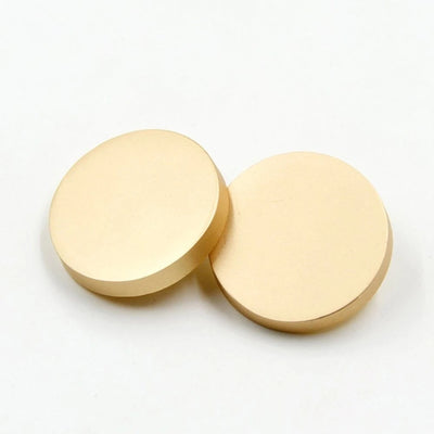 Boutons métalliques plats en or mat à surface satinée pour veste et manteau